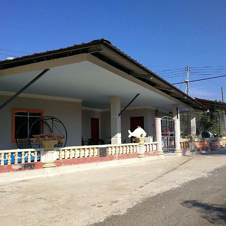 Homestay Koperasi Surau Alfalah センポルナ エクステリア 写真