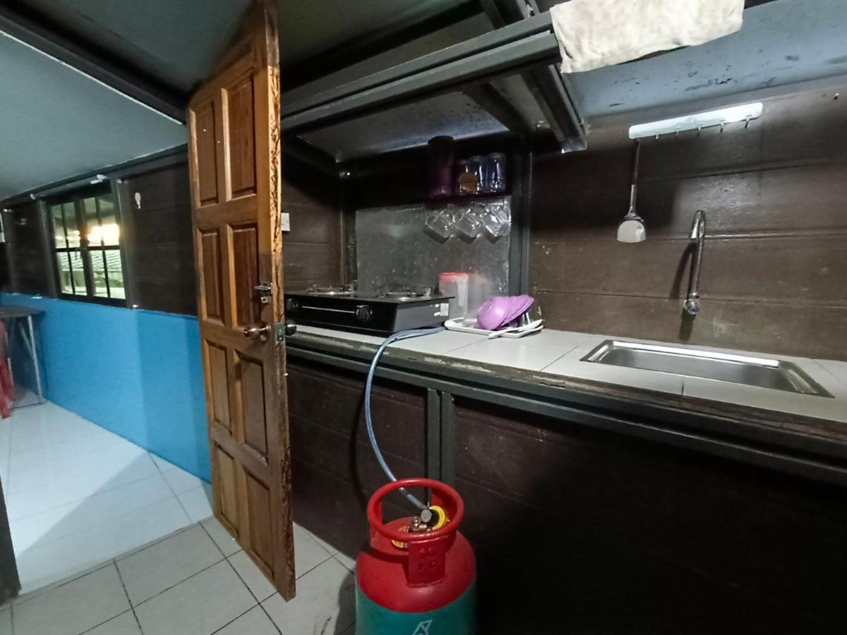 Homestay Koperasi Surau Alfalah センポルナ エクステリア 写真